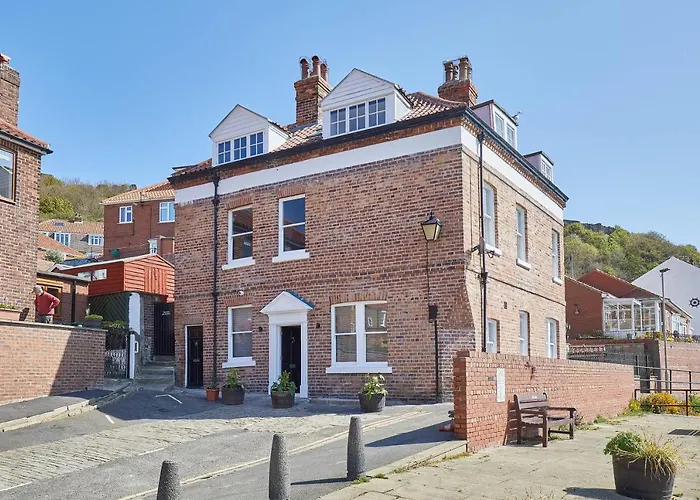 Host & - Ocean Pearl *