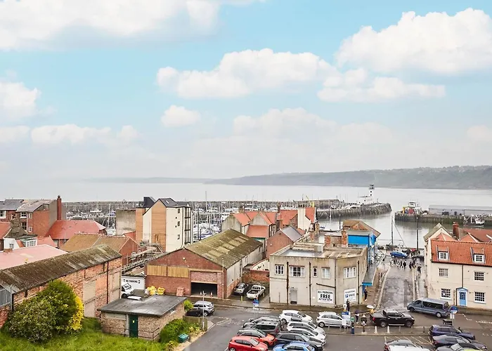 Host & - Ocean Pearl *